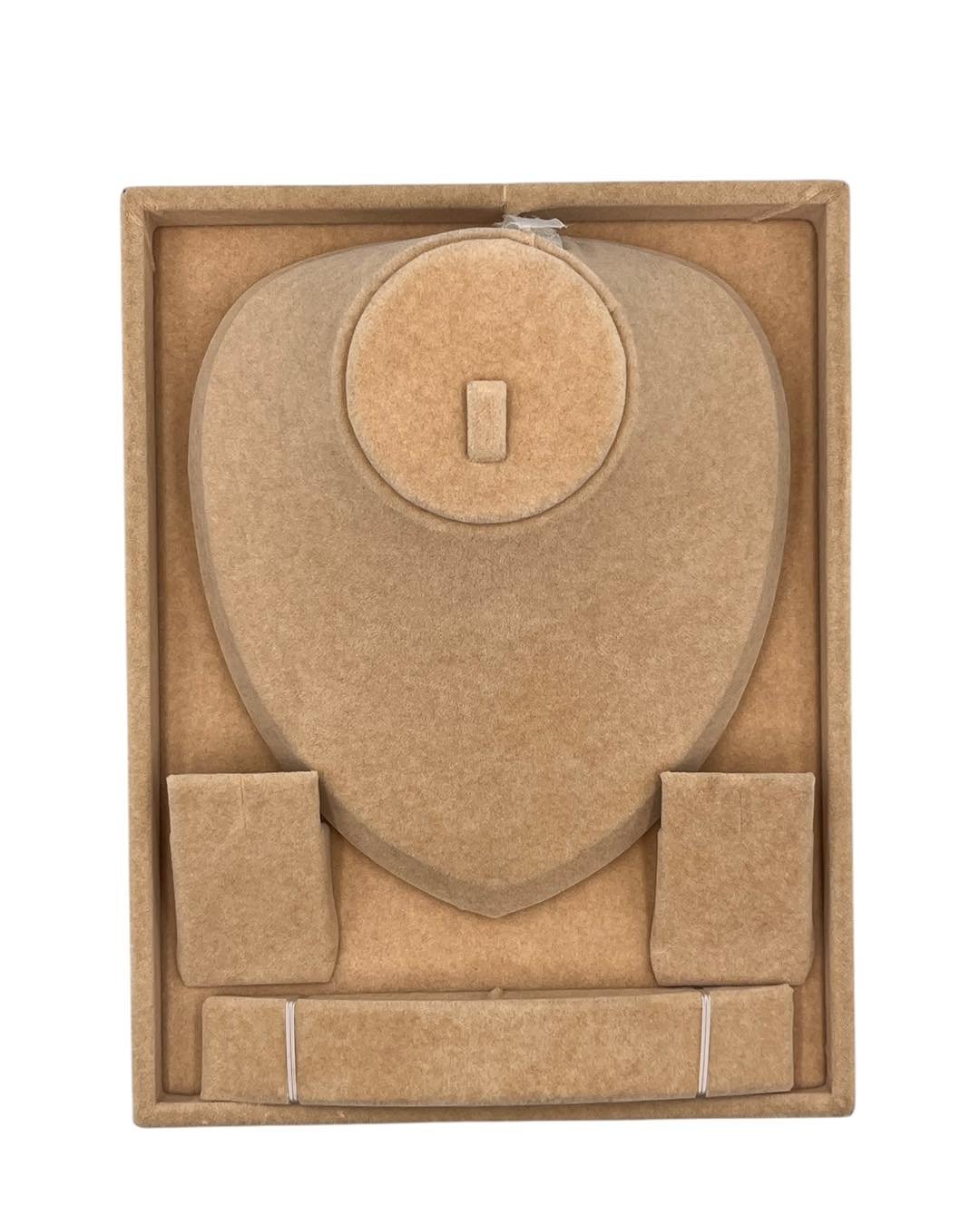 Plateau pour parure Dimensions - 27x21.5x12cmPrix - 3350 daAdresse - Parc mirmont chevalley Alger Tél - 0540350257 Livraison disponible 58 wilayas (9) Plateau pour parure on velour – Image 1